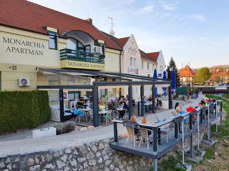 Monarchia Apartman Grand Mosonmagyaróvár 외부 사진